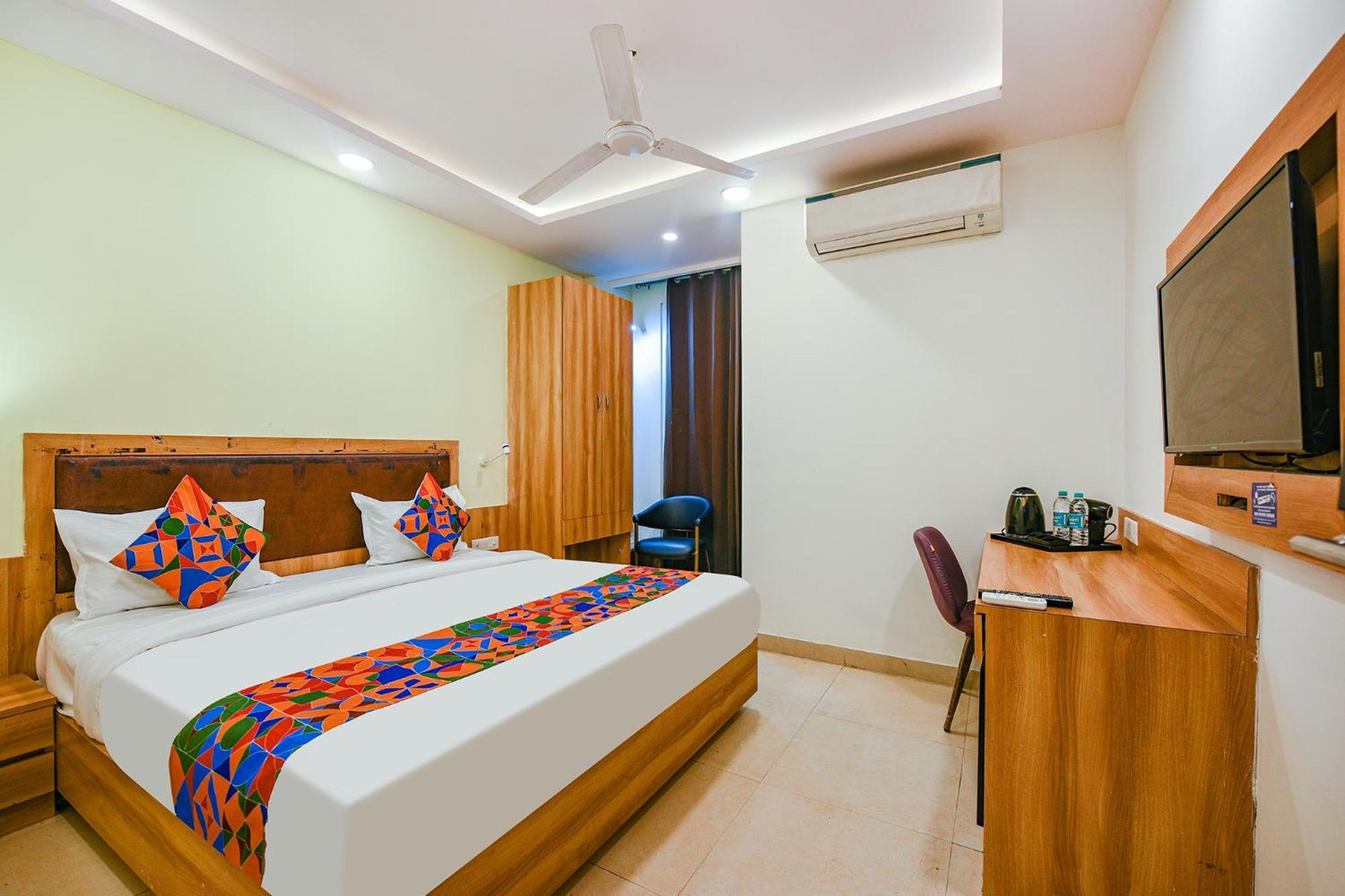 Fabhotel Royal Residency I 3*